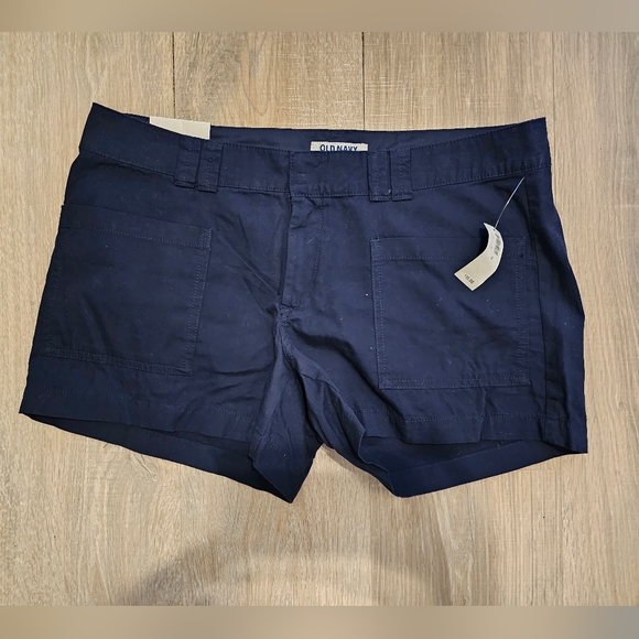 Old Navy Pants - NWT old navy size 12 navy blue shorts